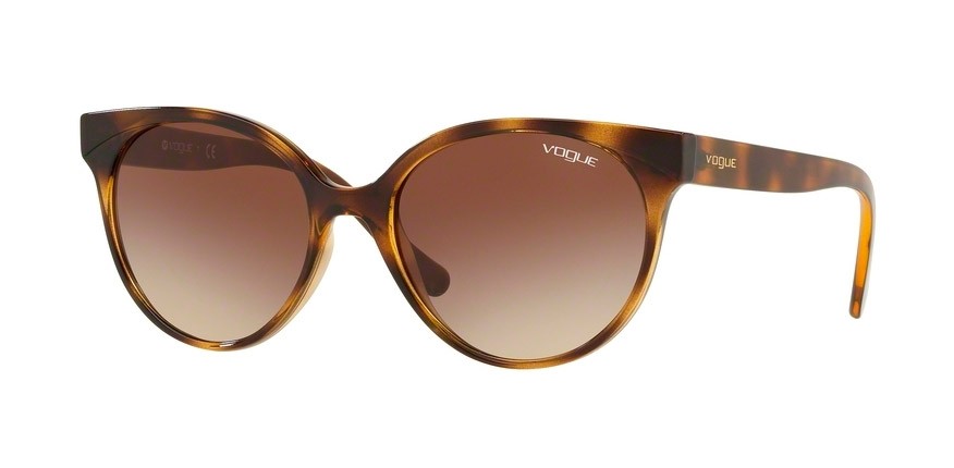 Солнцезащитные очки VOGUE 0VO 5246S в черепаховой оправе